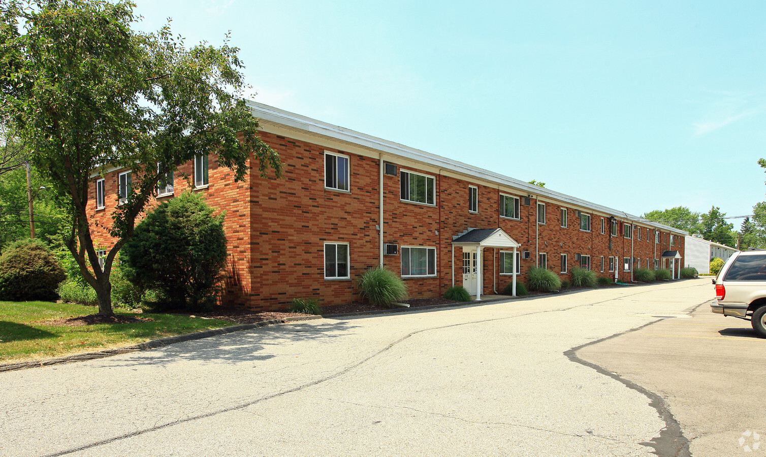 Knickerbocker Apartments - Sheffield Lake, OH | ForRent.com