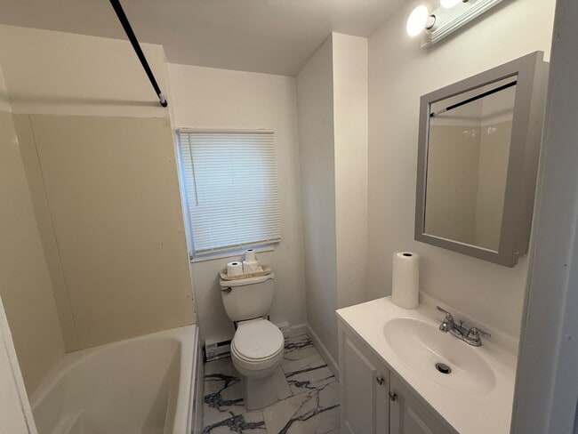 Building Photo - 85 Draher St