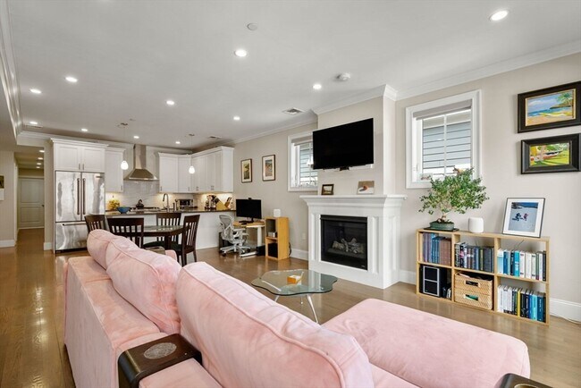 Photo - 205 W 8th St Unit 5A