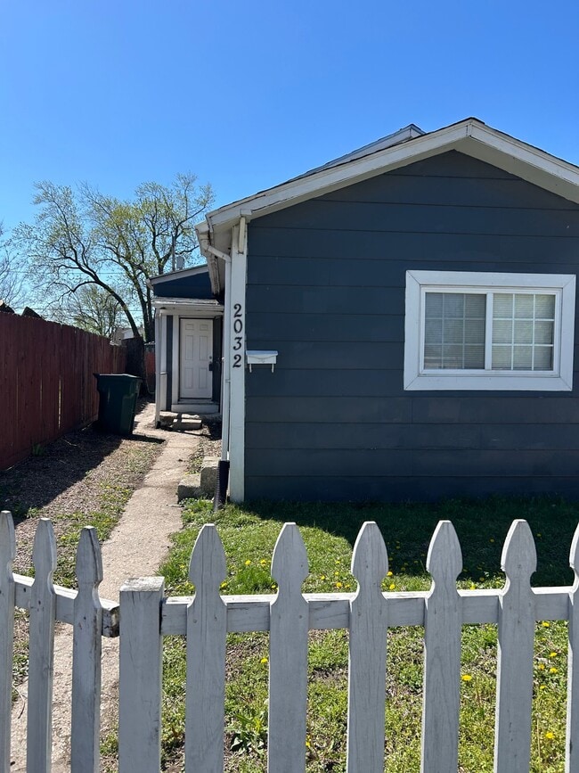 Photo - 2032 Milan Ave