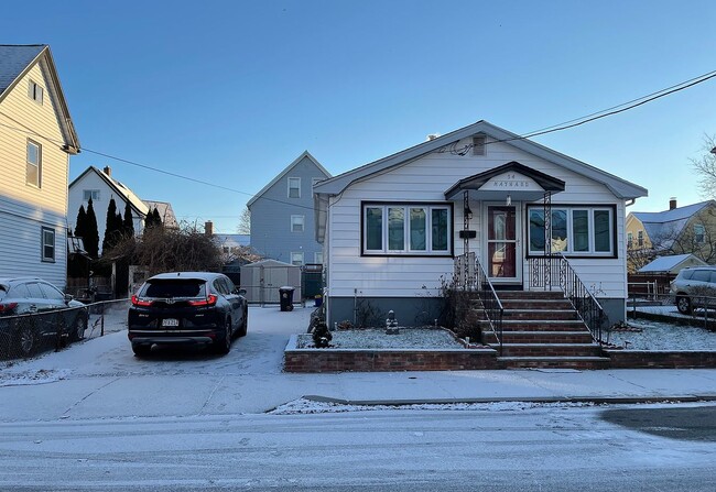 Building Photo - 54 Maynard St Rental