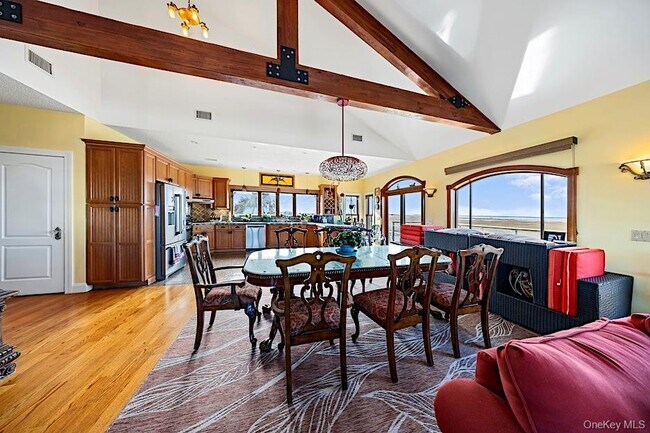 7 Widgeon Way