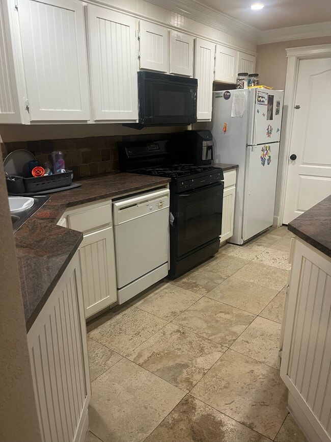 Kitchen - 7400 W Flamingo Rd Unit 1029