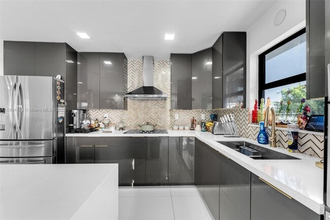 Photo - 10364 SW 6th St