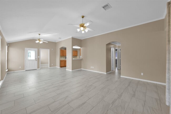 Photo - 710 Moonwalk St