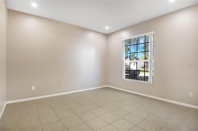 Photo - 915 Knollwood Dr