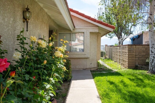 Photo - Sparkling Clean 3 Bedroom, 2 Bath Home with a View!