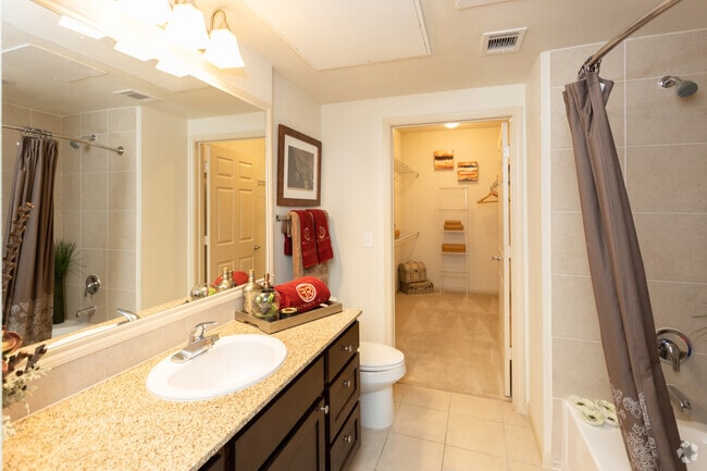 1BR 1BA - 835 SF