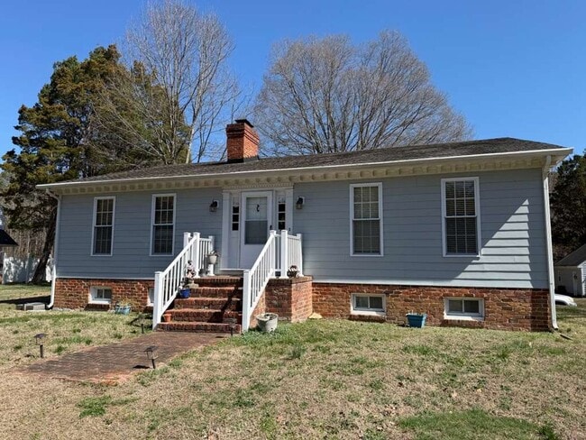 Building Photo - Spacious 4-BR Ranch on 1 Acre Available for rent– Open House March 15th!