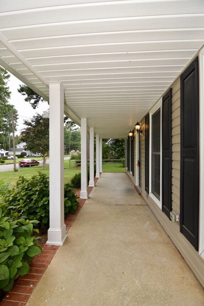 Photo - Evans 3 Bed/2 Bath w/ Garage & Huge Fenced Yard