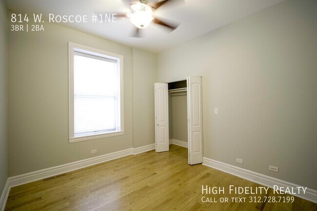 Photo - 814 W Roscoe St