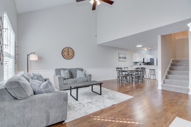 Photo - 2003 Helmsdale Ln