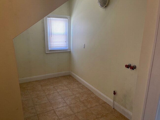 Photo - 1128 Caldwell Ave Unidad Fl 2