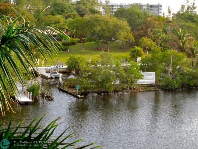 Photo - 1523 E Hillsboro Blvd Condo Unit 335