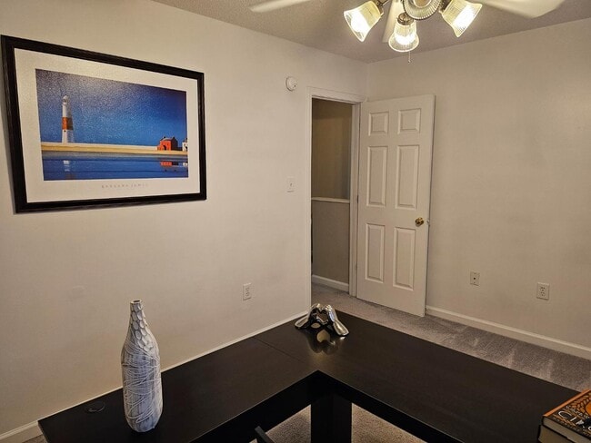 Photo - 202 Oakcrest Cir