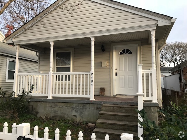 Building Photo - Lovely 2 BR single family home w/back yard