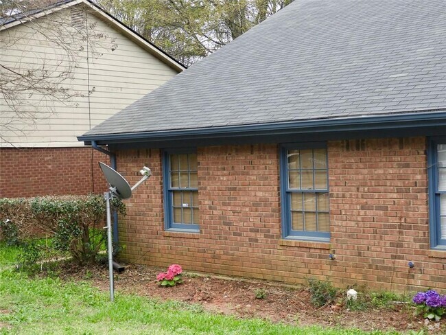 Building Photo - 5272 Ridge Forest Dr Rental