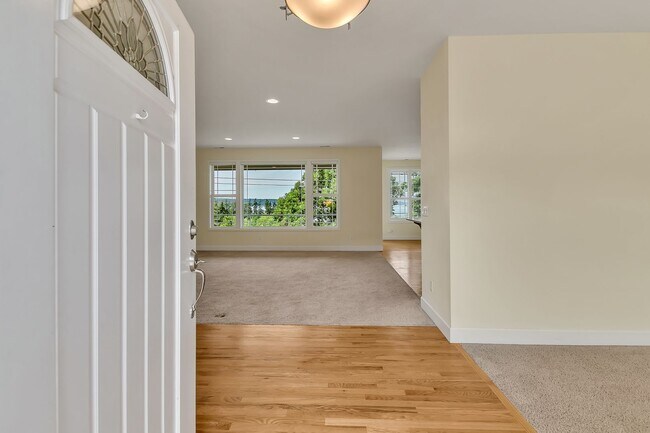 Photo - VIEW VIEW VIEW