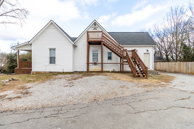 Photo - 226 Lynnwood Dr