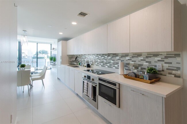 Photo - 501 NE 31st St Unit 701