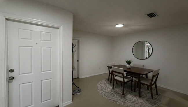 Spacious 3-Bed, 2.5-Bath Townhome in a Quiet Location!