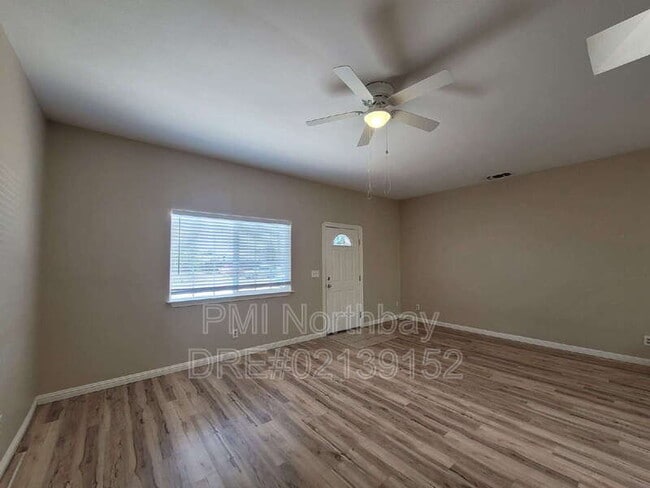 Photo - 225 Madison St