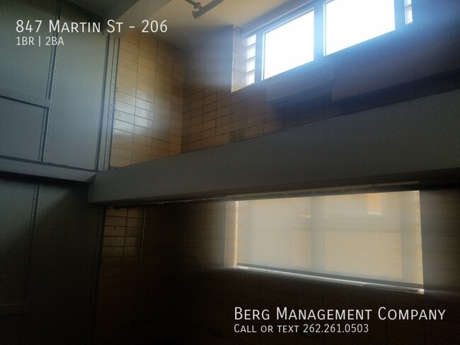 Building Photo - 847 Martin St Unit 206