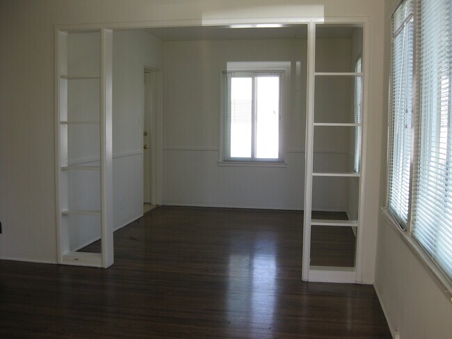 Photo - 5934 Cahuenga Blvd Unidad 5930