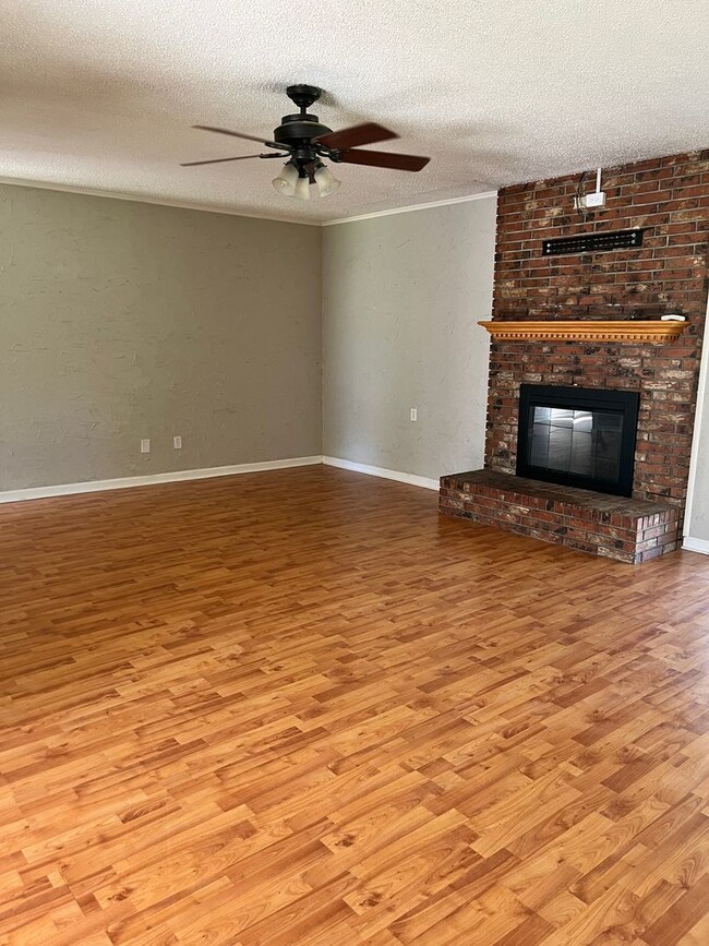 Photo - 3 Bedroom 2 Bathroom House in Genoa School District!