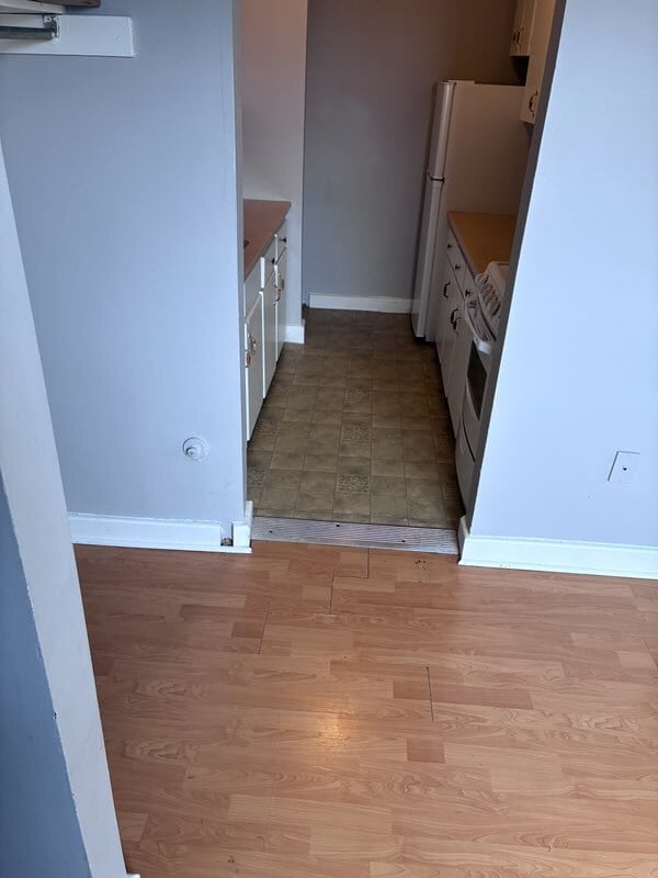 Photo - Spacious Bachelor Bedroom in a Historic Building Unité 0216