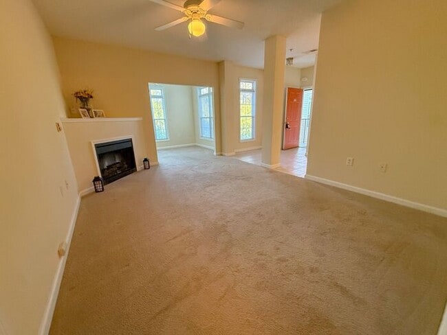 Building Photo - Special Rate! SPACIOUS 1 Bed 1.5 Bath Condo with Sunroom and AMENITIES!!!