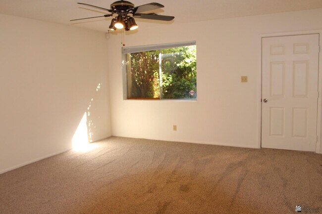 Photo - 1600 S 46th Dr