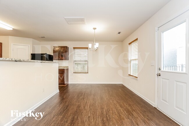 Photo - 209 Kirkside Dr