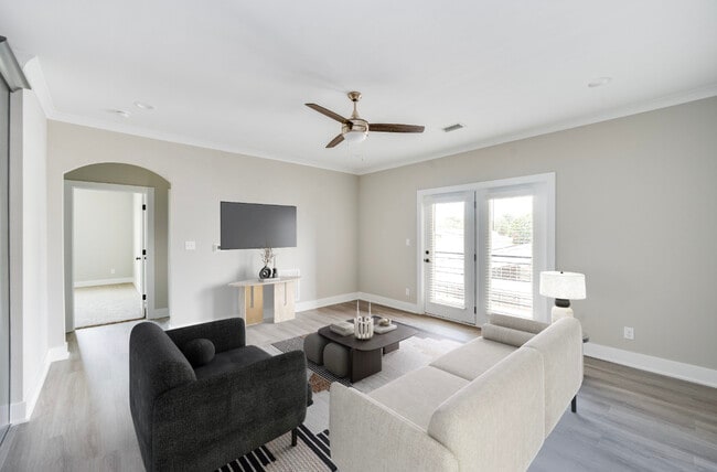 3BR, 2BA - 1,638SF