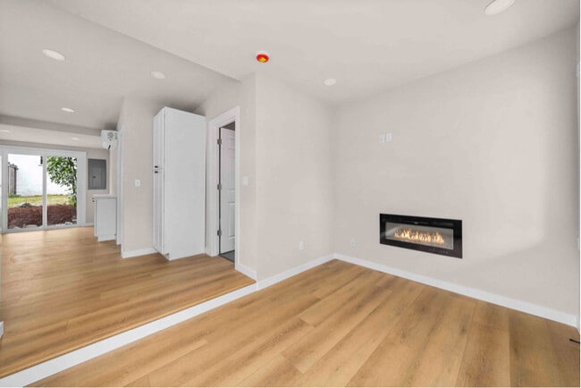 Photo - 8145 9th Ave SW