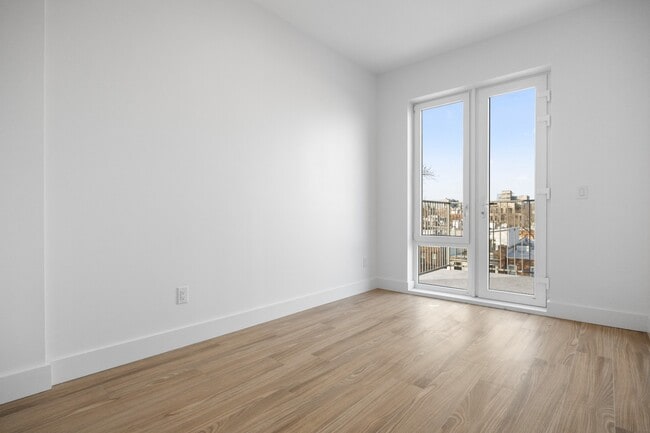 Photo - 379 Hawthorne St Unidad 3B