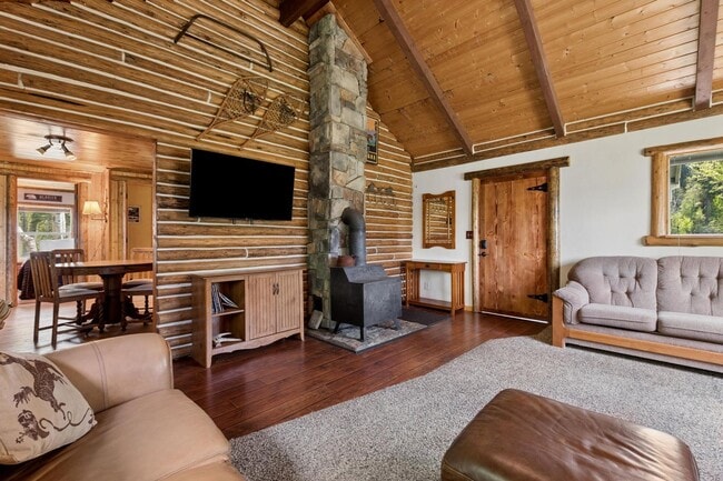 Photo - 269 Seville Ln