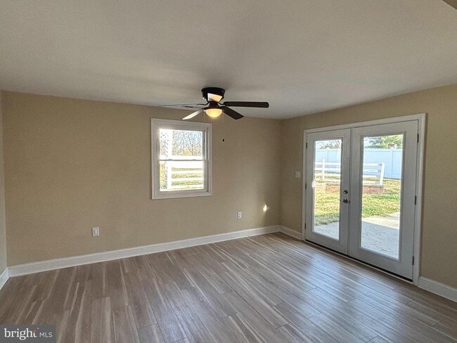 Photo - 105 Cotta Ln