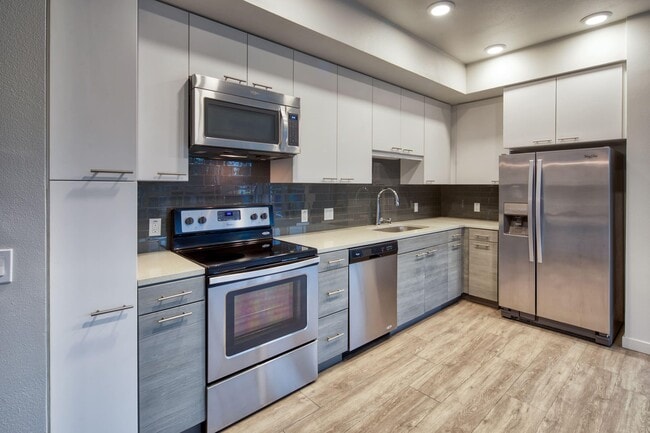 EVIVA Midtown Apartments