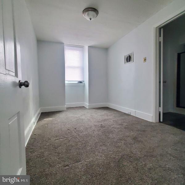 Photo - 303 Chestnut St