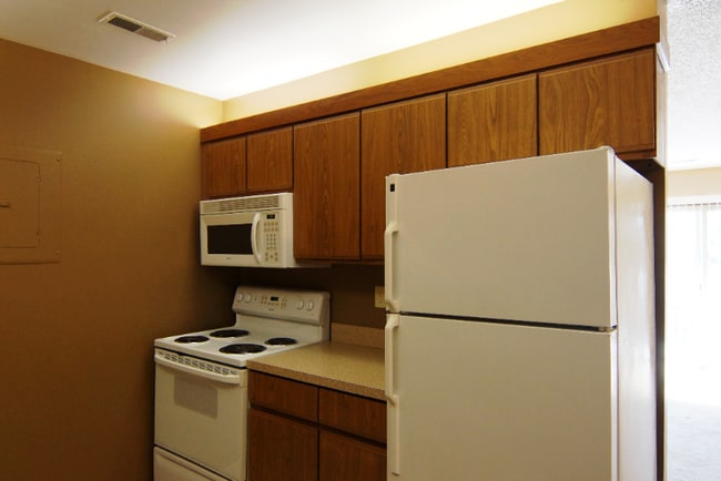 Photo - 5100 Emerald Dr Unidad 25