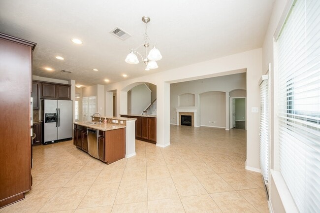Photo - 602 Coggins Point Way