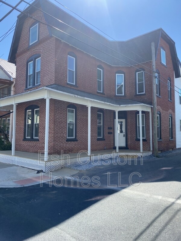 27 W Ferdinand St