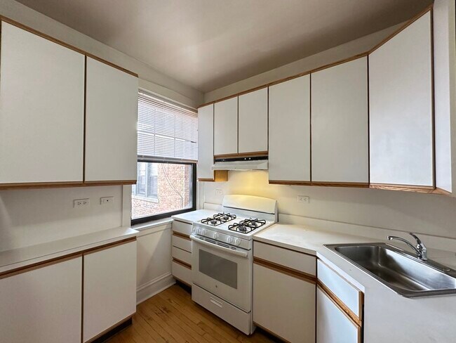 1238 Oak Ave Unit L3