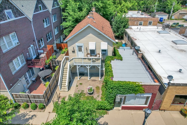 Photo - 919 Foster St Unidad House