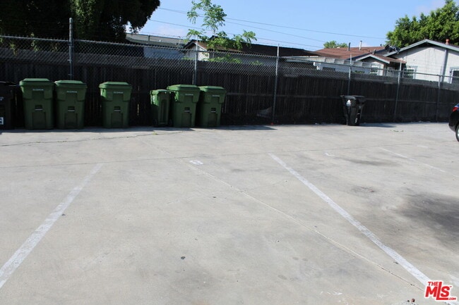 Photo - 6340 10th Ave Unidad 6400 1/2