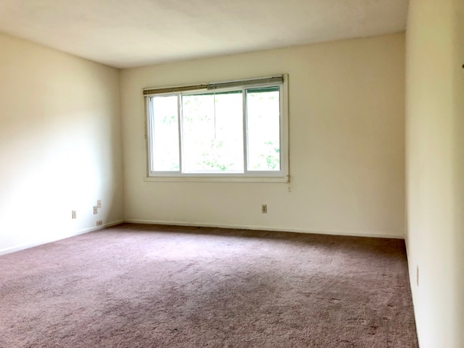 Photo - 2006 NW Hickory Ln