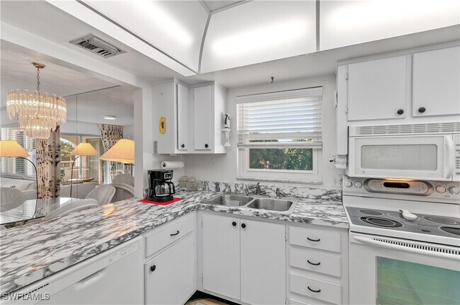 Photo - 5 High Point Cir W Unit 301