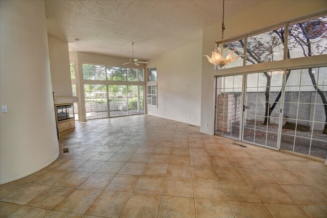 Photo - Tanoan---On a GOLF COURSE LOT!