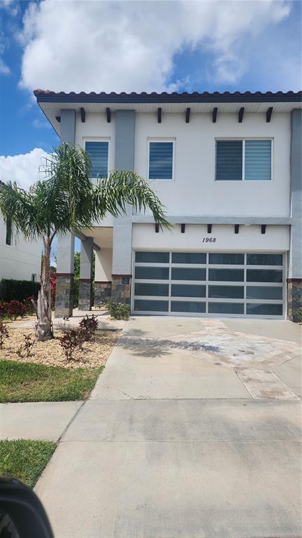 Photo - 1968 Greenbriar Ter